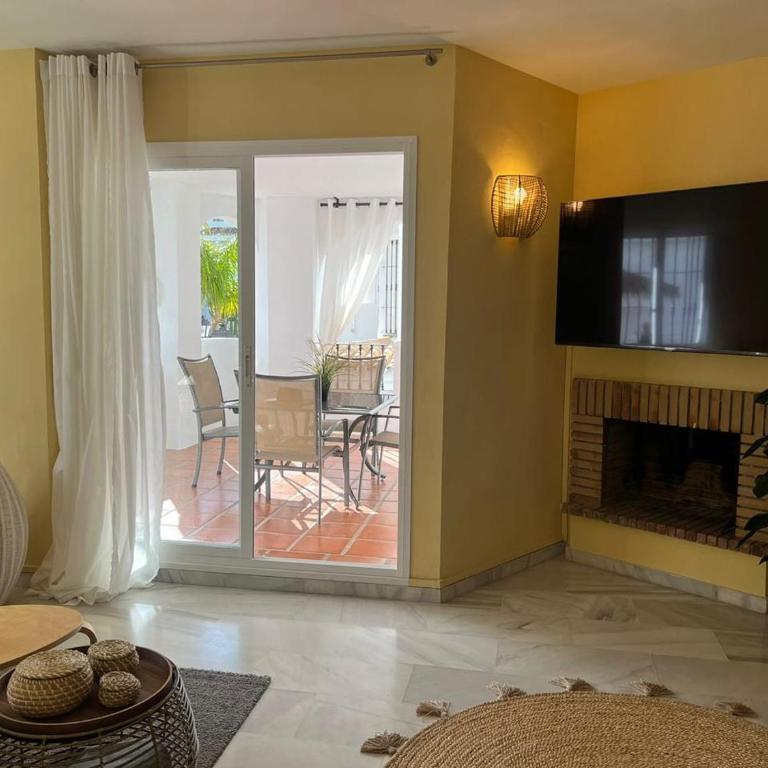 Beautiful 2 bedroom Apartment in Puerto Banus ! - Apartamento de 2 dormitorios - 36