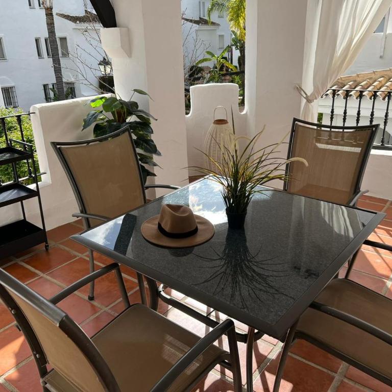 Beautiful 2 bedroom Apartment in Puerto Banus ! - Apartamento de 2 dormitorios - 39