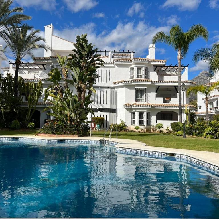 Beautiful 2 bedroom Apartment in Puerto Banus ! - Apartamento de 2 dormitorios - 1