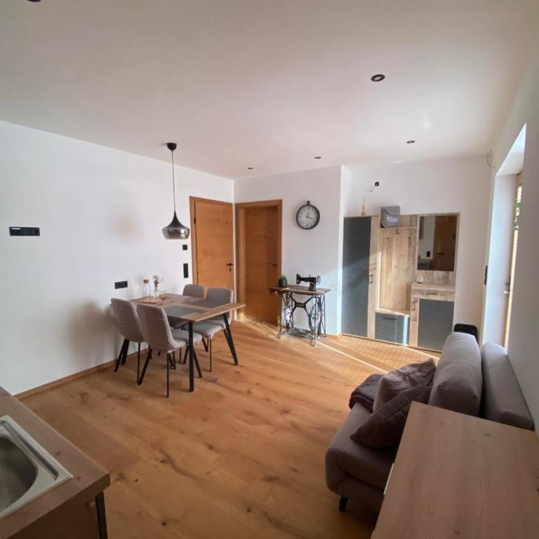 Ferienwohnung Sunnseit - Apartment mit Dusche - 2