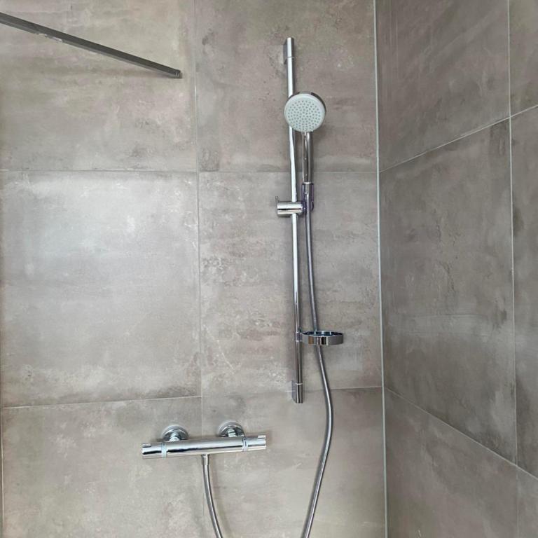 Ferienwohnung Sunnseit - Apartment mit Dusche - 11