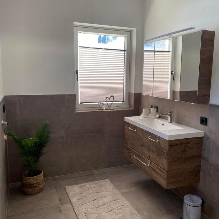 Ferienwohnung Sunnseit - Apartment mit Dusche - 13