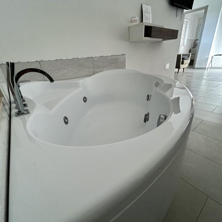 Valle degli Ulivi B&B - King Room with Spa Bath - 4
