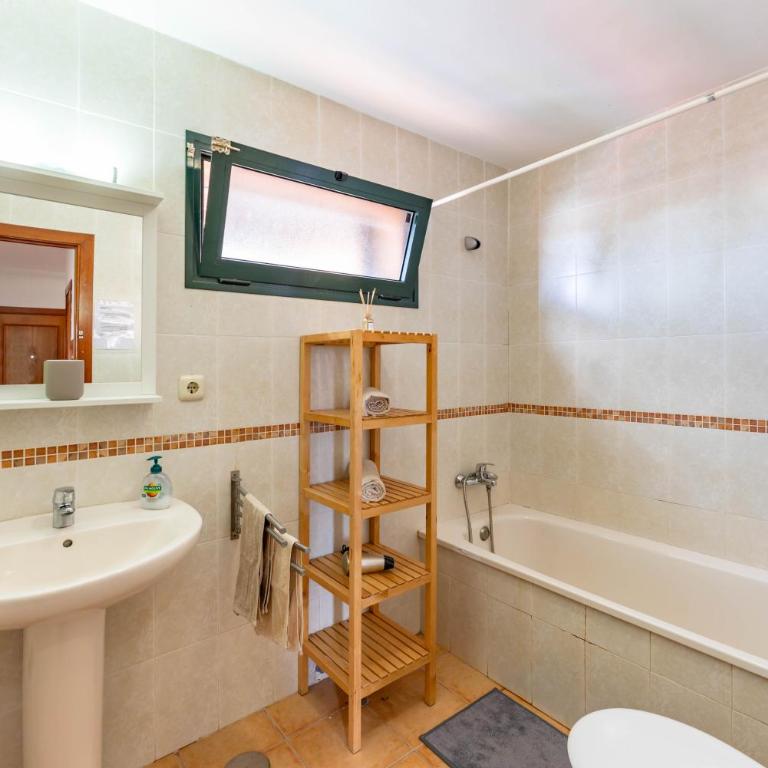 Sunrise Surf House, Big Garden, Hot Tub, Parking, super-fast free Wi-Fi - Casa de 4 dormitorios - 14