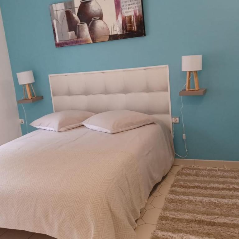 Appartement spacieux de plein pied avec 2 chambres, cuisine, salon, terrasse à 2 minutes de la plage - Appartement 2 Chambres - 3