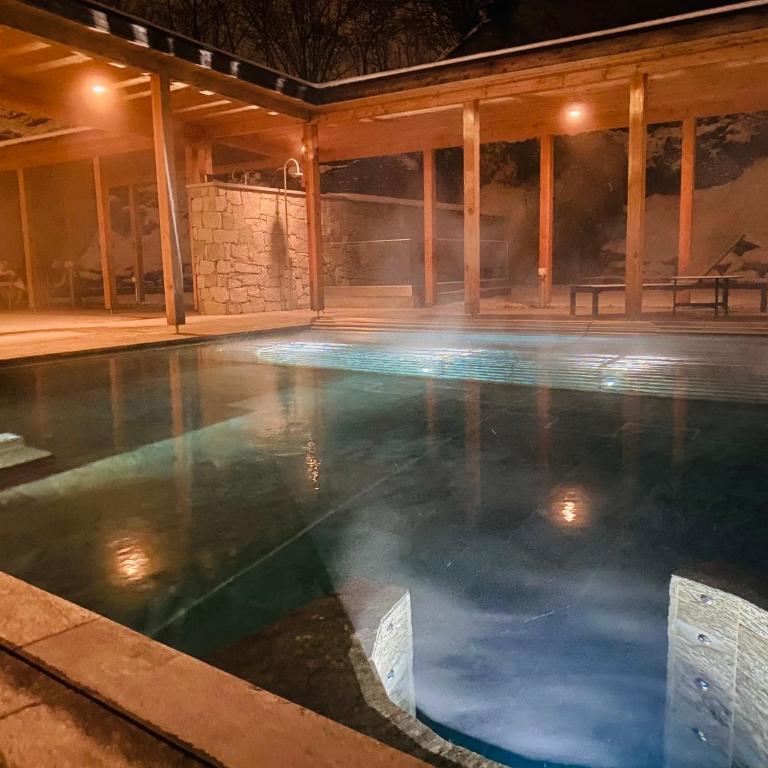 Luxus-Mountain-Suite Rocca Bella mit Dampfbad & saisonalem Aussen-Pool - Apartment mit 1 Schlafzimmer und Garten - 9