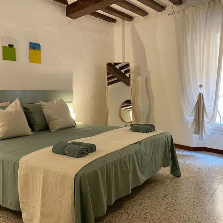 Casa storica nel cuore di Pisa - Lungarno - Appartamento con 2 Camere da Letto - 1