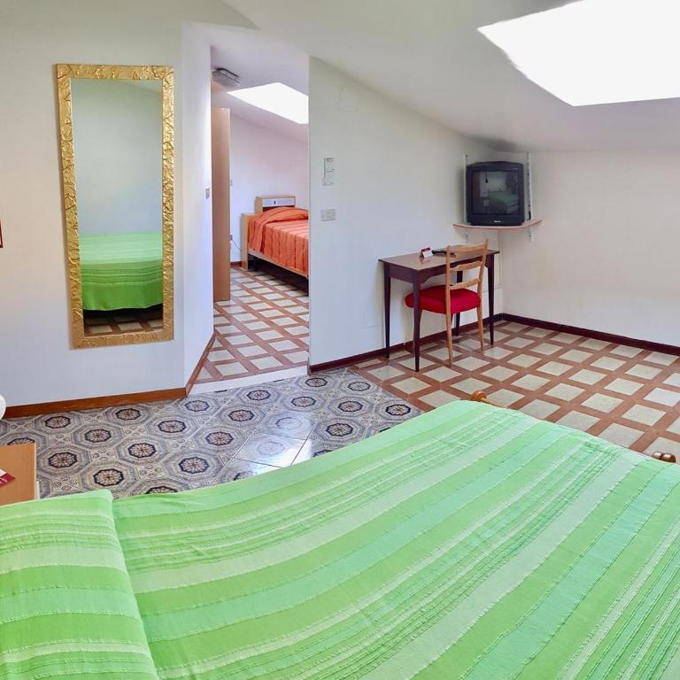 Albergo Natucci - Camera Economy Matrimoniale/Doppia con Letti Singoli - 1