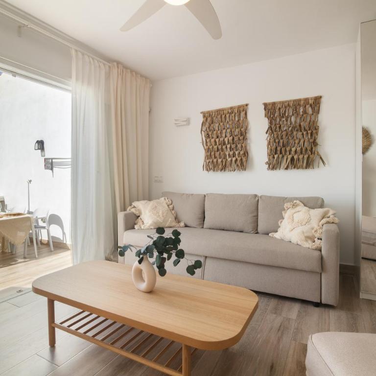 Apartment with balcony - Sunny Holidays Tenerife - Two-Bedroom Apartment - 15