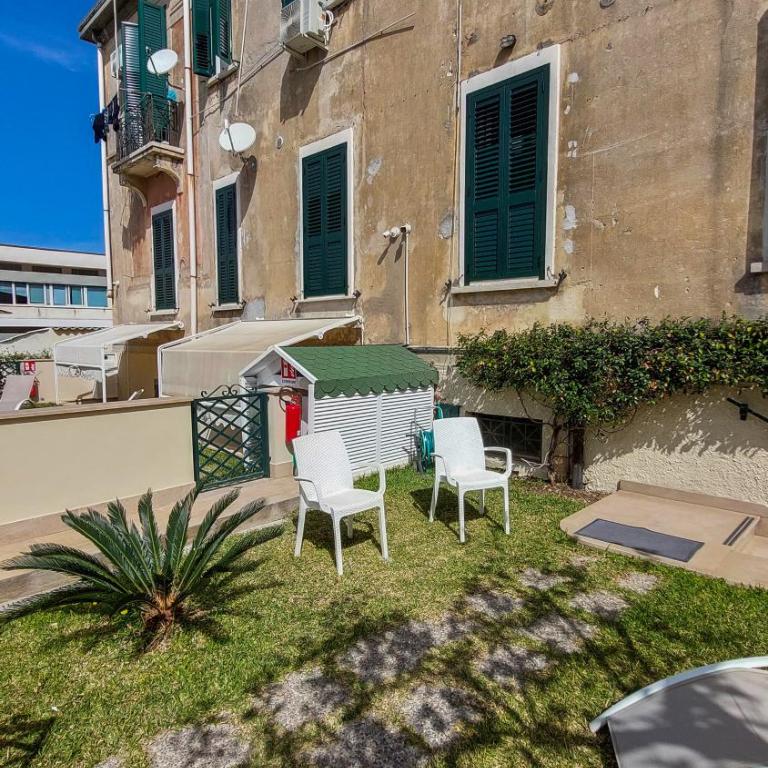 Don Francisco Rooms - TROPEA - Queen Room with Garden View - 20