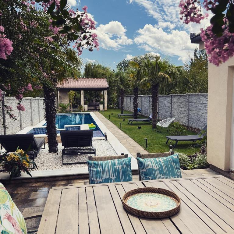 Villa Bura - Three-Bedroom Villa - 1