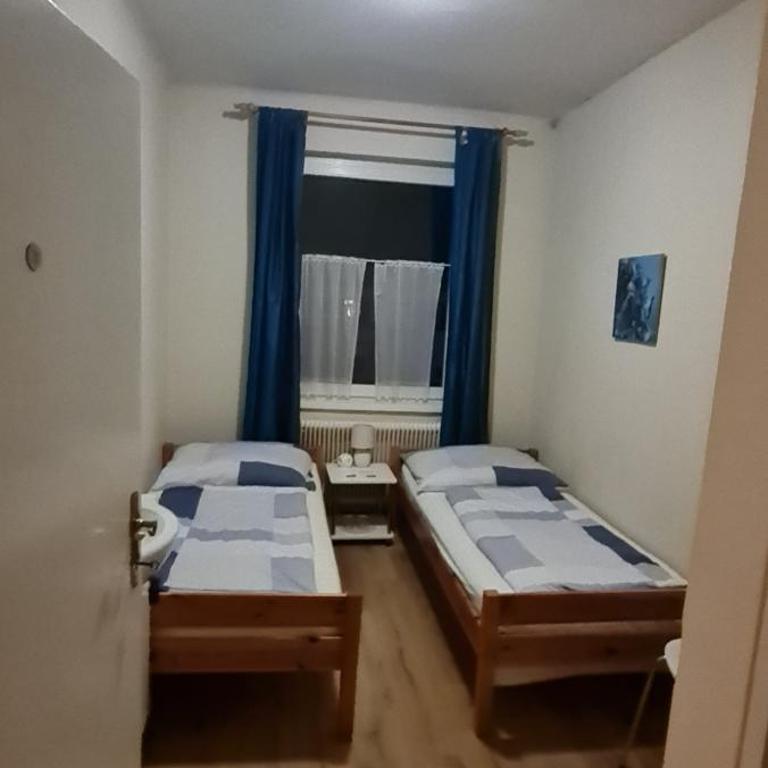 Haus Kolbnitz - Zweibettzimmer mit Gemeinschaftsbad - 2