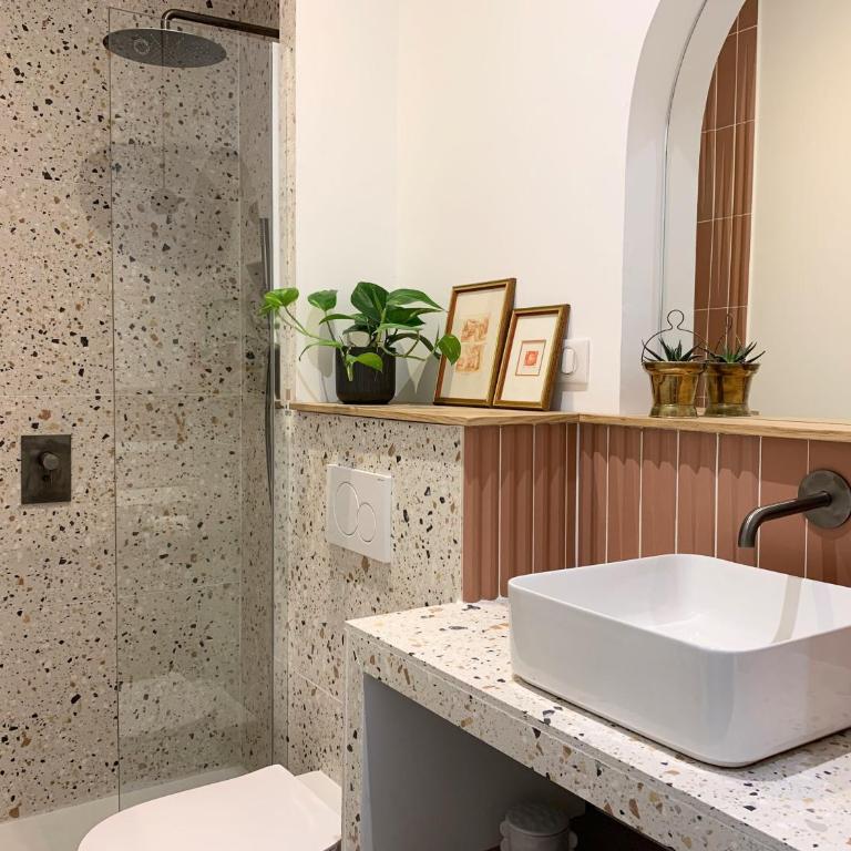 Home Chic Home - Les Suites de La Comédie - Boutique Apartment - Ground Floor - 12