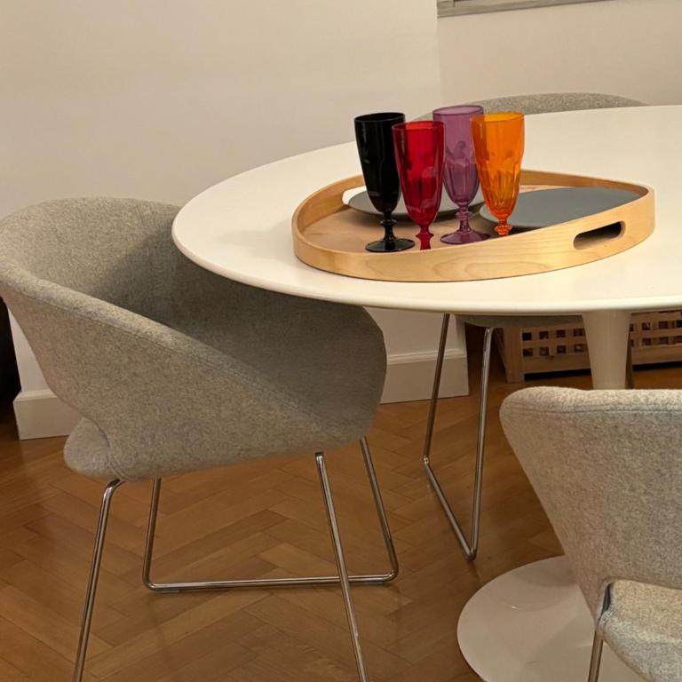 NAPOLIFOREVER ELEGANT APARTMENT Casa Vacanze a Chiaia CENTRO - Appartamento con 2 Camere da Letto - 95