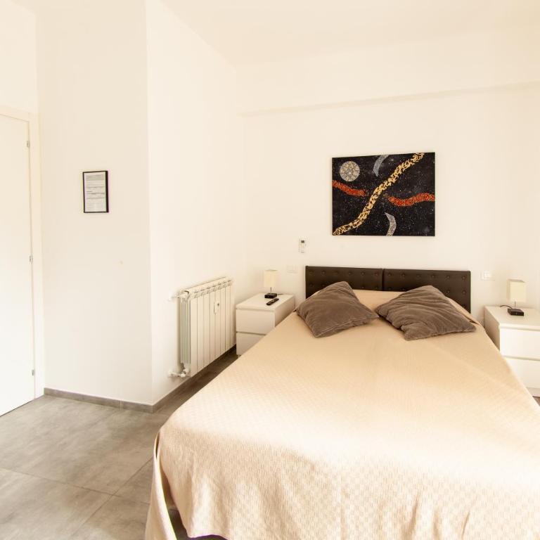La Spezia Holidays 123 - Double Room with Private Bathroom - 5