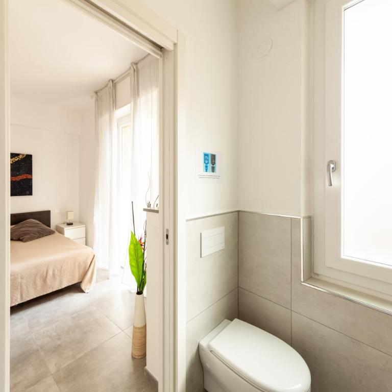 La Spezia Holidays 123 - Double Room with Private Bathroom - 6