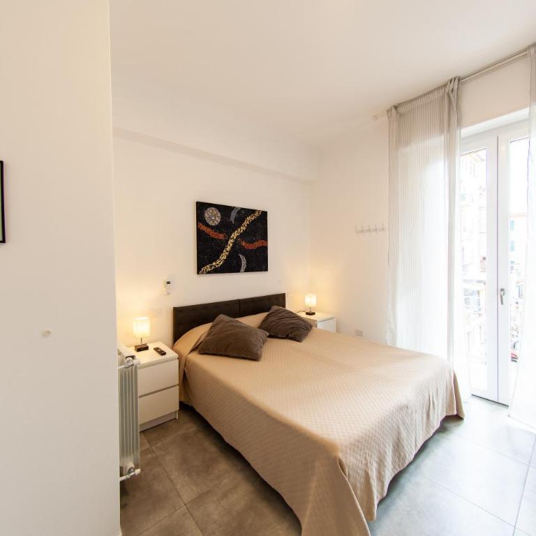 La Spezia Holidays 123 - Double Room with Private Bathroom - 1