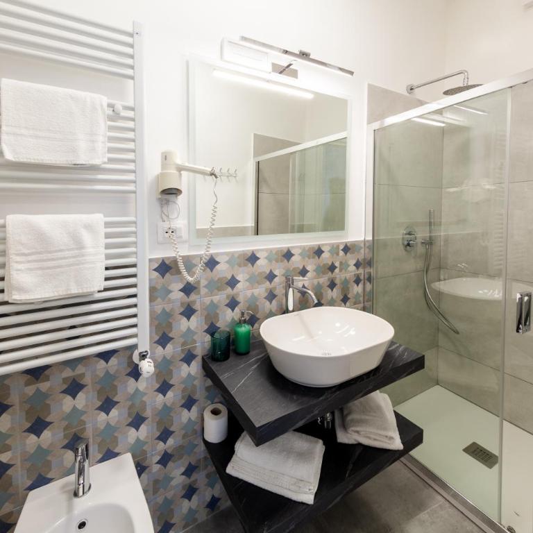 La Spezia Holidays 123 - Double Room with Private Bathroom - 4