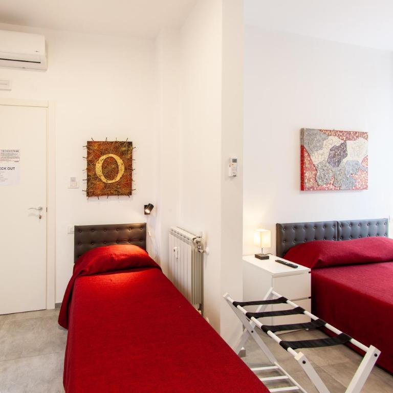 La Spezia Holidays 123 - Triple Room with Private Bathroom - 12