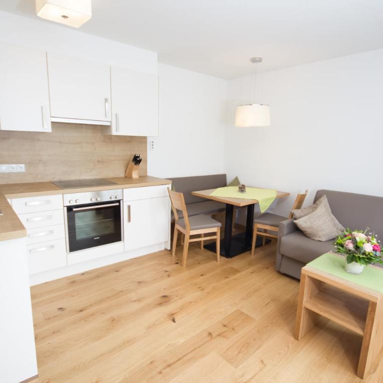 Berglife Appartements - Apartment mit Balkon und Ostblick - 1