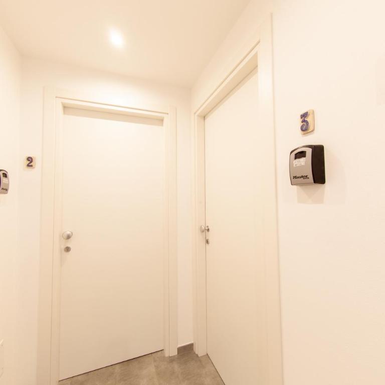 La Spezia Holidays 123 - Triple Room with Private Bathroom - 18