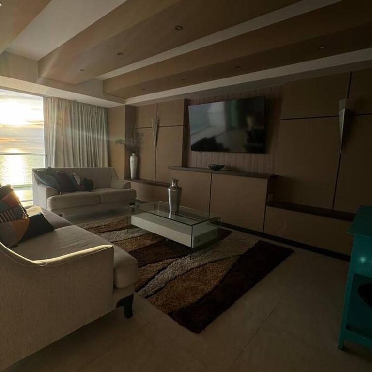 Departamento de Lujo Vista al mar Piso 15 - Three-Bedroom Apartment - 5