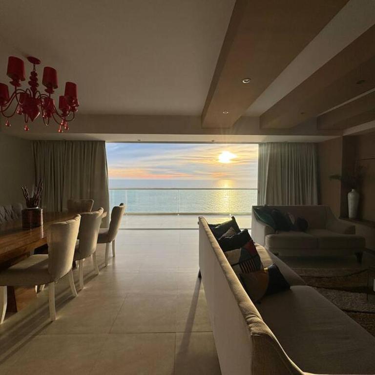 Departamento de Lujo Vista al mar Piso 15 - Three-Bedroom Apartment - 8