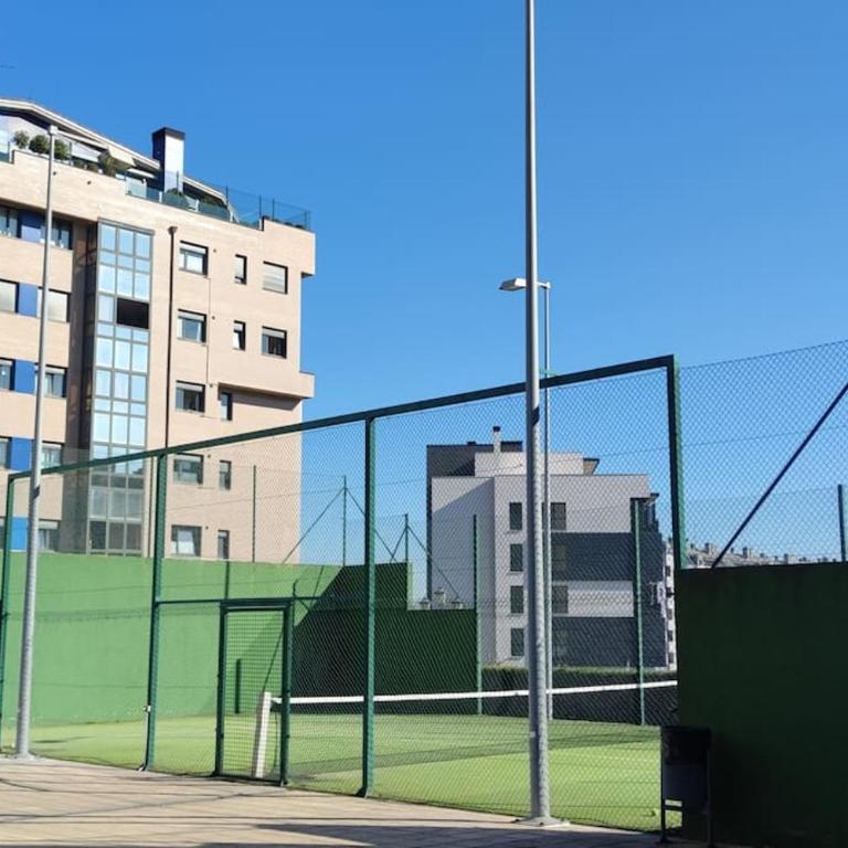 Ático Mirador del Naranco, Parking Gratuito en Zona Residencial y alrededores - Apartamento con vistas a las montañas - 11