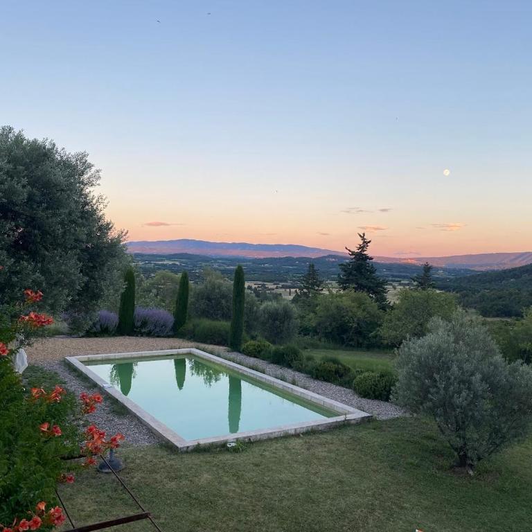 In Gordes, facing the entire Luberon Park a beautiful 5 bedrooms house - Casa con 5 Camere da Letto - 33