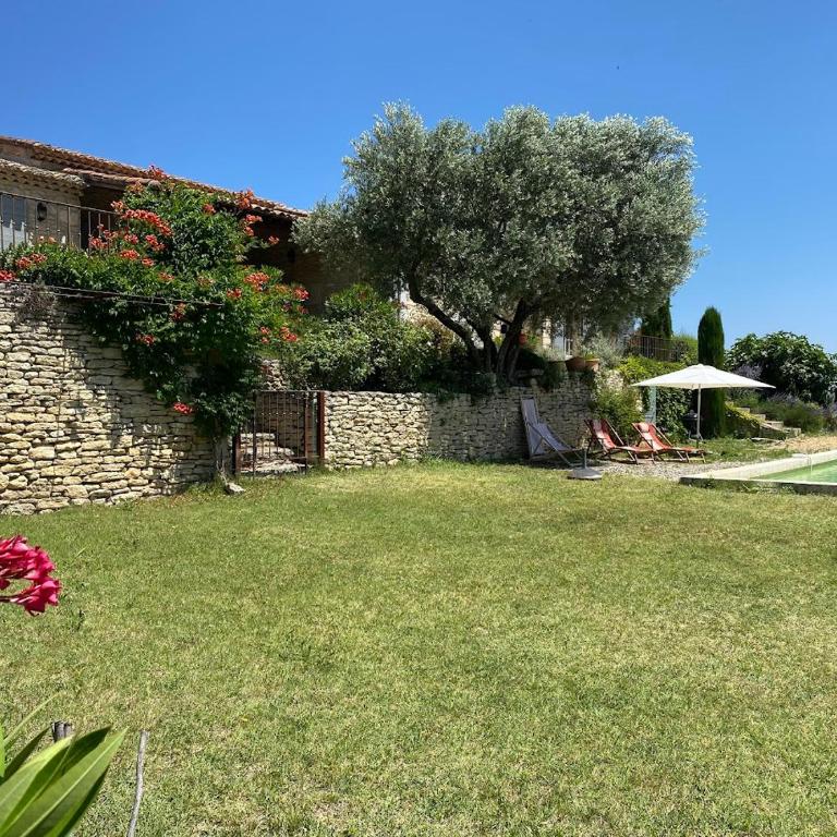 In Gordes, facing the entire Luberon Park a beautiful 5 bedrooms house - Casa con 5 Camere da Letto - 36