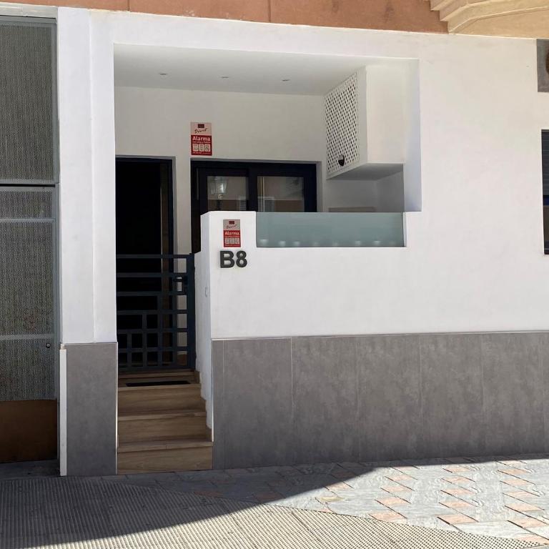 Centrico y Practico piso con entrada independiente - Two-Bedroom Apartment - 3