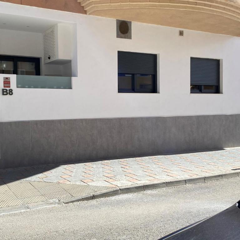 Centrico y Practico piso con entrada independiente - Two-Bedroom Apartment - 2