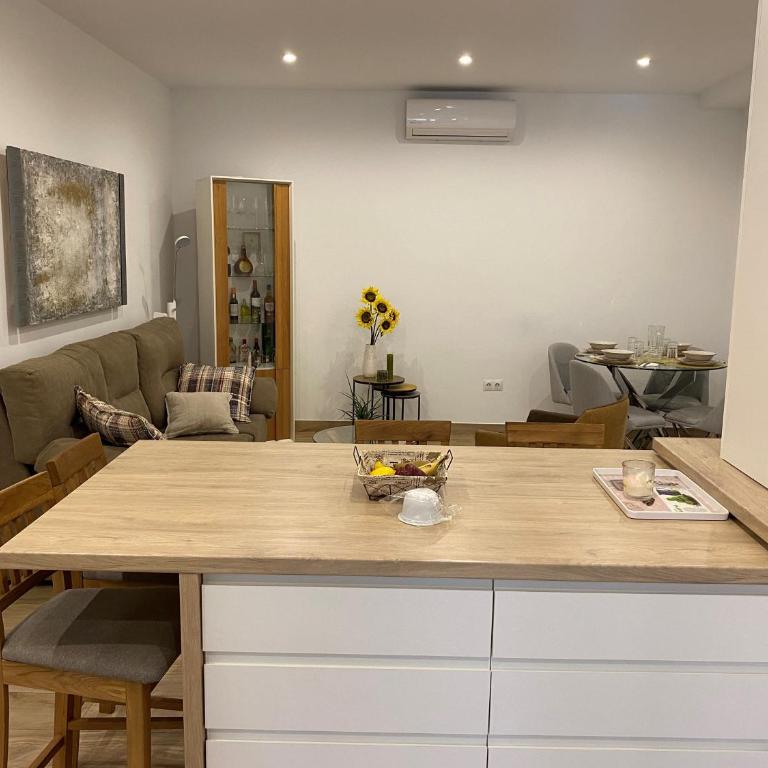Centrico y Practico piso con entrada independiente - Two-Bedroom Apartment - 6