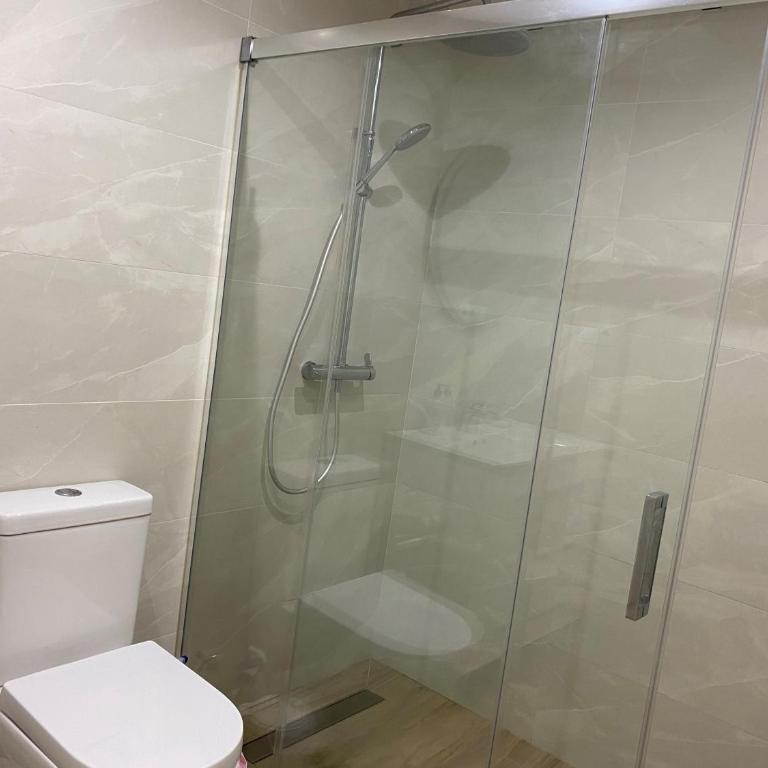Centrico y Practico piso con entrada independiente - Two-Bedroom Apartment - 23