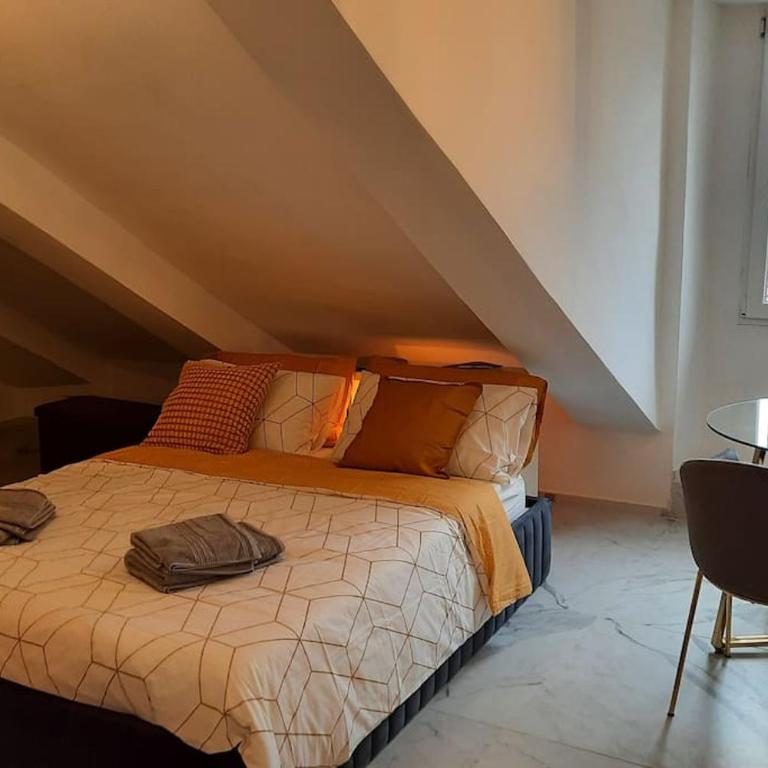 Top View Torino con vista Mole Antonelliana - One-Bedroom Apartment with City View - 7