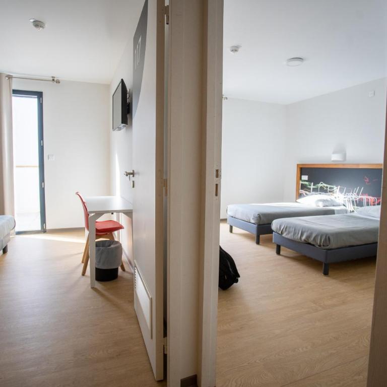CIS Lamourelle Centre International de Sejour - Chambre Quadruple - 4