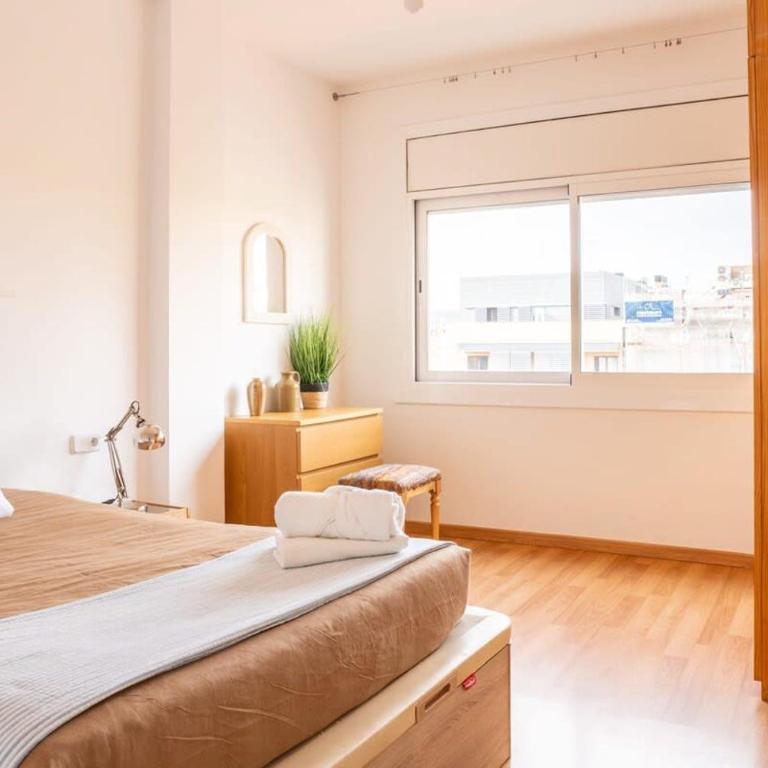 The Collection Barcelona - Bright 4BD with terrace near Arc de Triomf - Apartment - 4