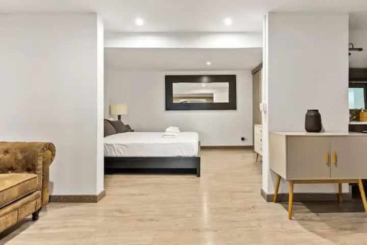 The Collection Barcelona - Huge duplex with private garden next to Las Ramblas - Apartment - 24