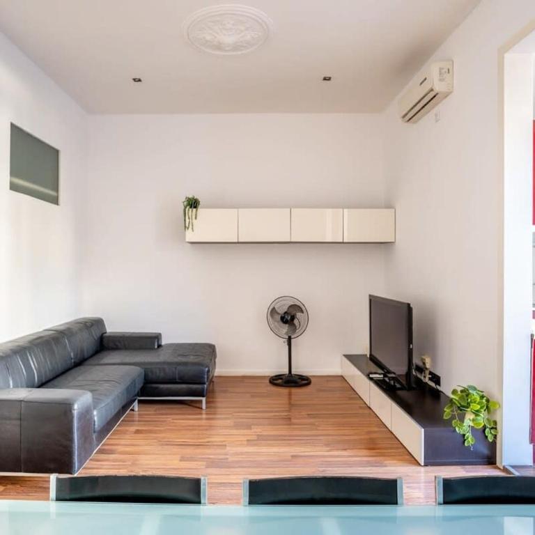 The Collection Barcelona - Comfortable and huge 4BD - 2BTH Rambla Catalunya - Apartment - 6