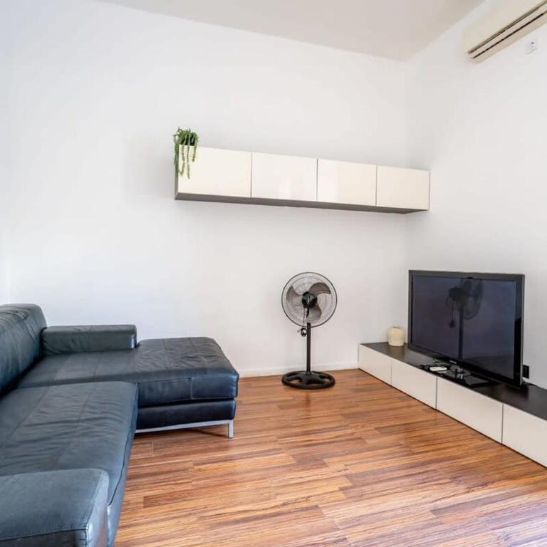 The Collection Barcelona - Comfortable and huge 4BD - 2BTH Rambla Catalunya - Apartment - 8