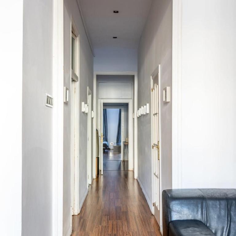 The Collection Barcelona - Comfortable and huge 4BD - 2BTH Rambla Catalunya - Apartment - 9