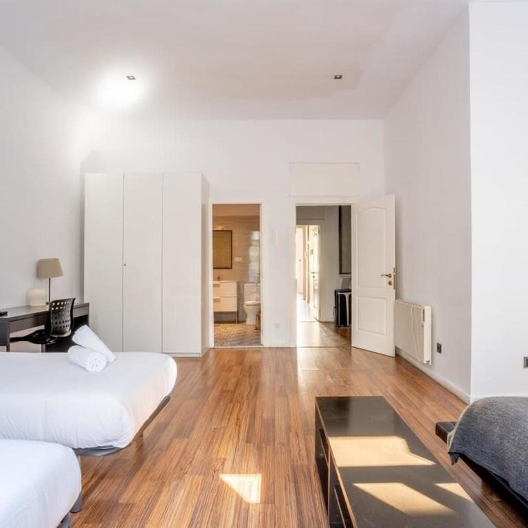 The Collection Barcelona - Comfortable and huge 4BD - 2BTH Rambla Catalunya - Apartment - 12