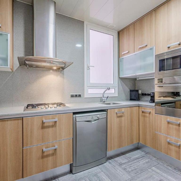 The Collection Barcelona - Cozy and bright 3BD apartment by Gran Via - Apartment - 3