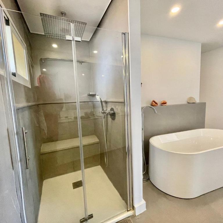 Luxury Rental Benalmadena - 550 m2 Penthouse - Jacuzzi, Golf & Beach - Apartment with Sea View - 26