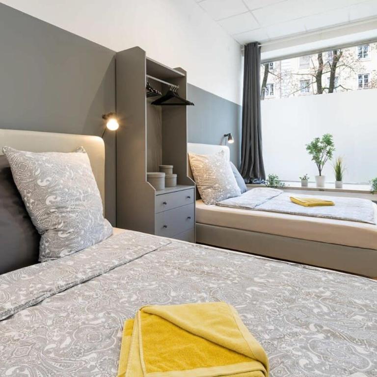 Big Central Apartment near Rotkreuzplatz with 3 BR for 12 PAX - Apartment - 11
