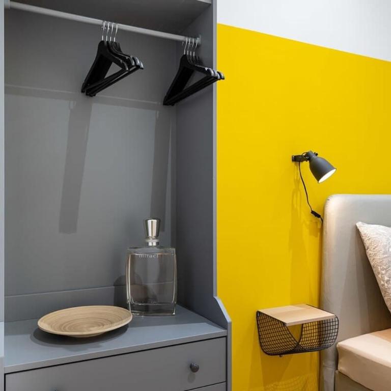 Big Central Apartment near Rotkreuzplatz with 3 BR for 12 PAX - Apartment - 16
