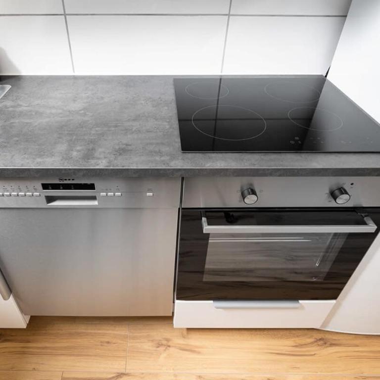 Big Central Apartment near Rotkreuzplatz with 3 BR for 12 PAX - Apartment - 19