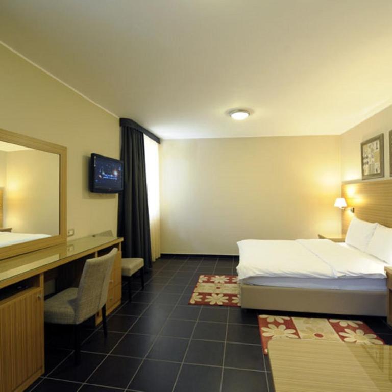 Hotel 1000 Ruza - Junior Room - 5