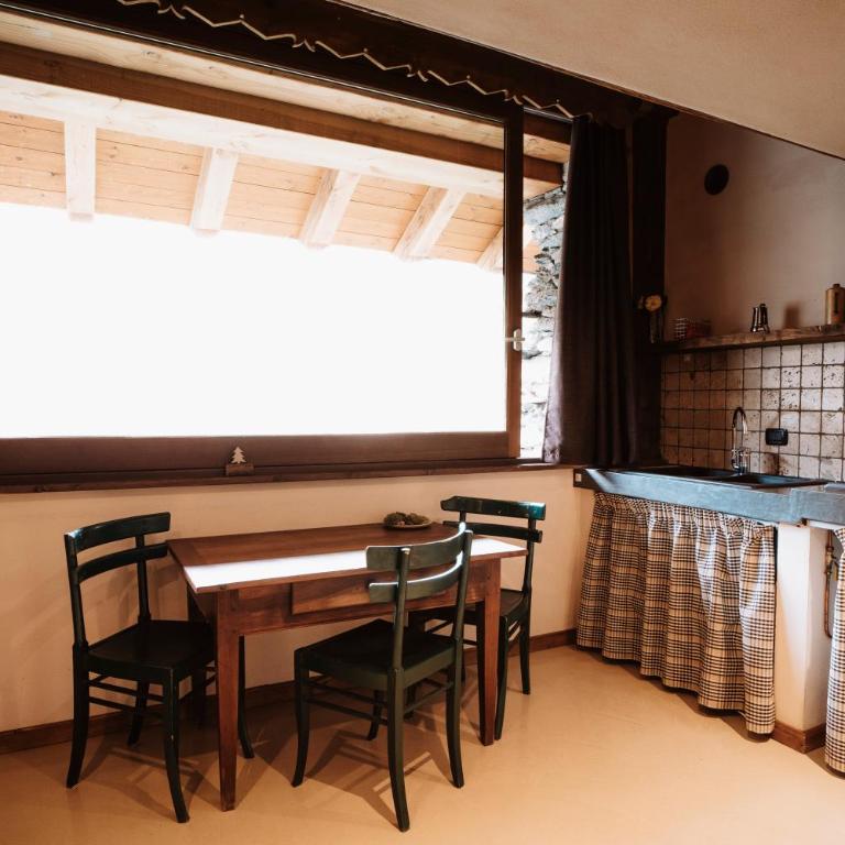 Maison Rosset agriturismo, camere, APPARTAMENTI e spa in Valle d'Aosta - Camera Quadrupla con Bagno Privato - 12