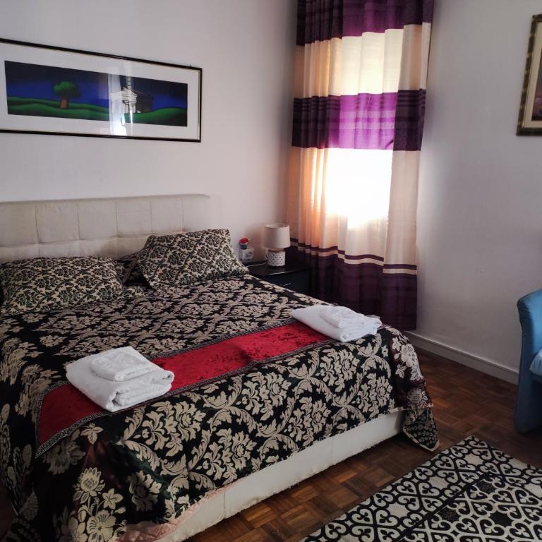 BB Stay Station - Camera Tripla con Bagno in Comune - 1